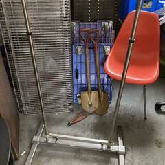 大きめ スタンド カンバン 看板 本体表に前会社のものがアクリル板の中に入ってます 枠リベット止め 置き