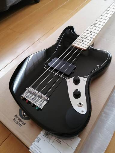 ベースギター　Squier Affinity Series Jaguar Bass H BLK
