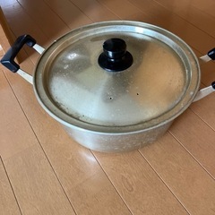 大きなアルミ鍋