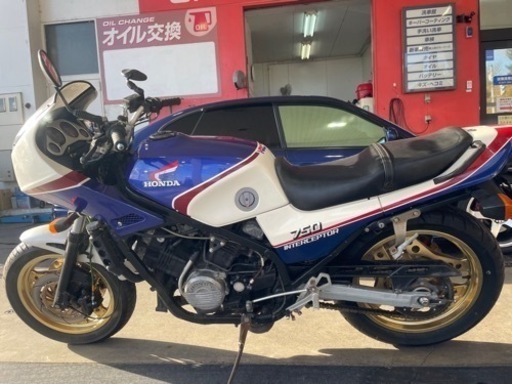 ホンダ　VF750F 旧車昭和60年　V型4気筒　車検残有
