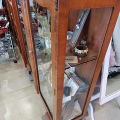 英国製 イギリスのアンティーク チャイナ·キャビネット