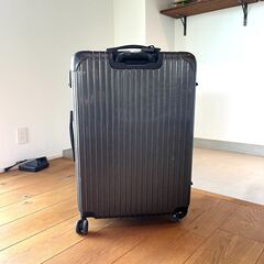 【無料】スーツケース（キャスターが1つ壊れています）