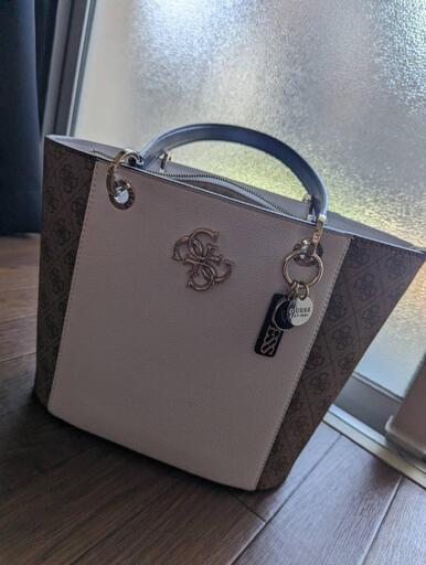 GUESSレディースバック