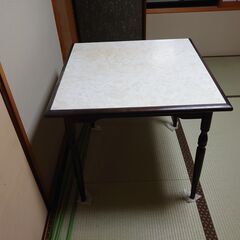 テーブル・椅子２脚