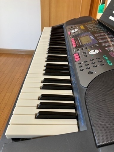CASIO カシオ　電子キーボード　LK-60 ヒカリナビ　電子ピアノ　61鍵盤