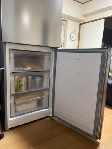 中型冷蔵庫(省エネタイプ)　270リットル　2〜3人家族用