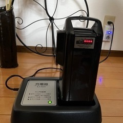 【ネット決済・配送可】電動自転車用バッテリー、充電器