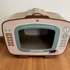 猫の爪とぎ テレビ型