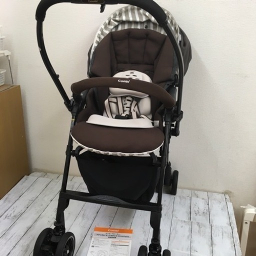 コンビ メチャカル オート4キャス Simplight エッグショック トイザらス限定モデル ※色褪せあり、ヒップシート使用感ありの為、こちらの商品価格から5000円引き