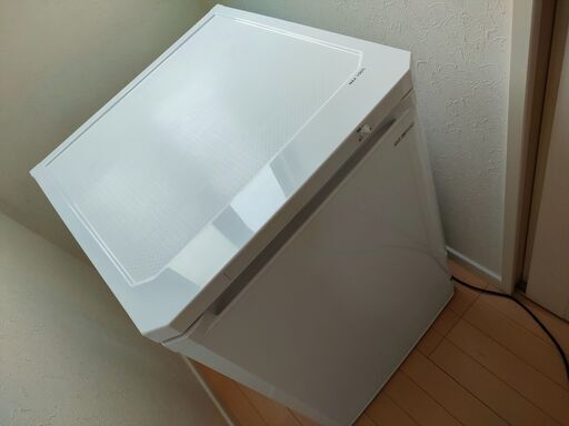アイリスオーヤマ製　冷凍庫　IUSD-9B-W