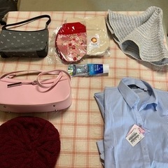 新品ブラウス、エコバッグと、帽子、バッグ。ピンクのバッグは華やかです！