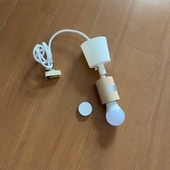 ニトリ　ソケット&LEDリモコン付き電球
