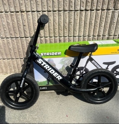 ストライダー　黒　ブラック