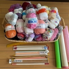 毛糸、編み針、編み物の小物