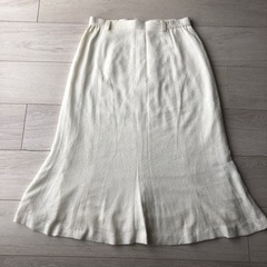 白　スカート