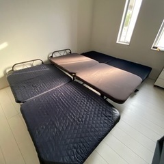 シングルベッド　一つ500円