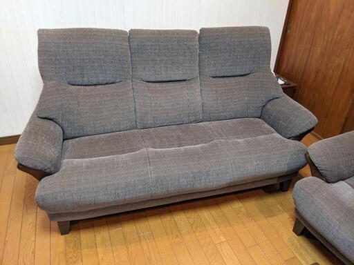 取引予定決まりました　値下げしました！ソファ　三人掛け　グレー