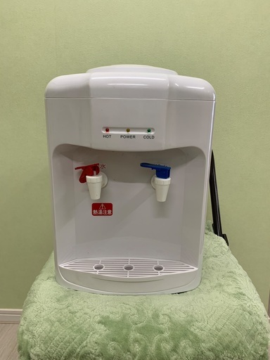 ウォーターサーバー　2ℓペットボトル専用　美品