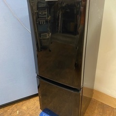 I372 ? MITSUBISHI 冷蔵庫 (146L) ⭐人気のブラック！