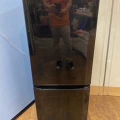 I372 ? MITSUBISHI 冷蔵庫 (146L) ⭐人気のブラック！
