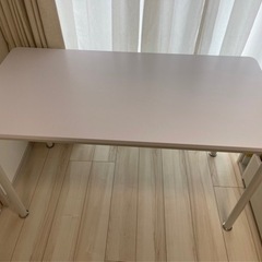 白い机(勉強、食卓など)