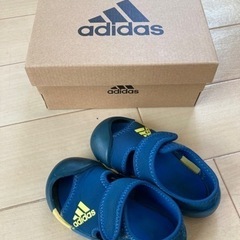 adidasキッズサンダル　13cm