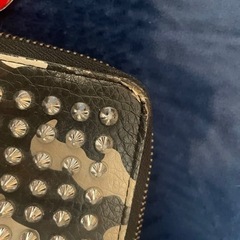 クリスチャンルブタンの財布