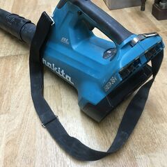 マキタ　makita　充電式ブロア　中古品　バッテリ二個式　36V　業務サイズ　【ハンズクラフト宜野湾店】 マキタ makita 充電式ブロア 中古品 バッテリ二個式 36V 業務サイズ