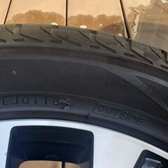 トヨタ純正のタイヤ付きアルミホイル美品です。
