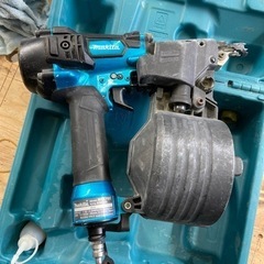 マキタ　MAKITA 高圧エア釘打　値引交渉対応します。