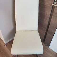 白い椅子 - ニトリ