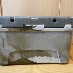 アイスランドクーラーボックス  45QT デザートカモ