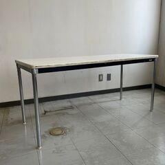 会議机　食堂テーブル　149.7ｘ60ｘ69.8cm