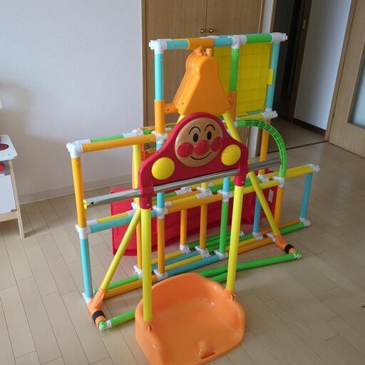 アンパンマン　室内ジャングルジム　ブランコ　鉄棒　滑り台