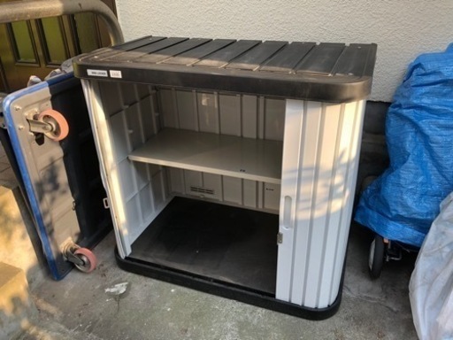 屋外収納　物置