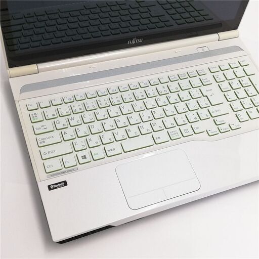 送料無料 新品SSD タッチ可 15.6型 ノートパソコン 富士通 AH56/K 美品