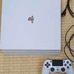 PS4 Pro 本体  (CUH-7200)