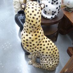 豹 ヒョウ ねこ 陶器 置物 インテリア 玄関 【モノ市場半田店】151
