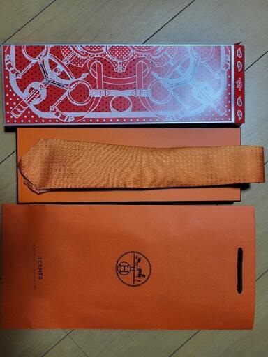 エルメスHジャガード織りネクタイ。シルク、オレンジ色