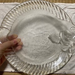 魚のガラス皿