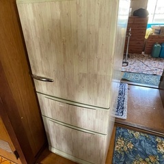 02年製　家庭用冷蔵冷凍庫(動作OKですが内部破損あり)