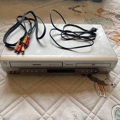 東芝DVD・VHSプレーヤー SD-V300