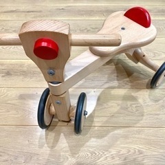 【子供フリマもやってます！】子供用の四輪車おもちゃ　木製　安定性...