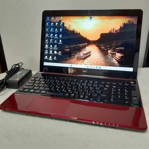 【取引中です】NEC　LaVie　15インチ　i7　8GB　SSD（256）　Office2021　カメラ　Wi-Fi　Bluetooth   マルチ　テンキー付き　Windows11