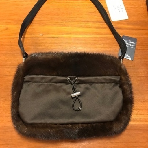 本物 プラダ ミンクのショルダーバッグ リアルファー PRADA