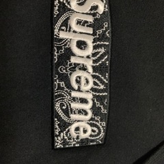 supremeボックスロゴパーカーMsize叩き売り‼️激安‼️おまけ付き‼️