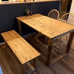 ダイニングテーブル、ベンチ、ダイニングチェア、ウィンザーチェア