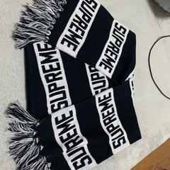 本日限定‼️最終値下げしました✨supremeパーカーMsizeブラックおまけ付き🙌🙌