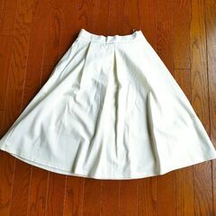 白スカート GU