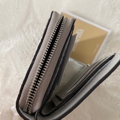 【新品】マイケルコース　折りたたみ財布 定価44,000円ホワイト系×グレー系